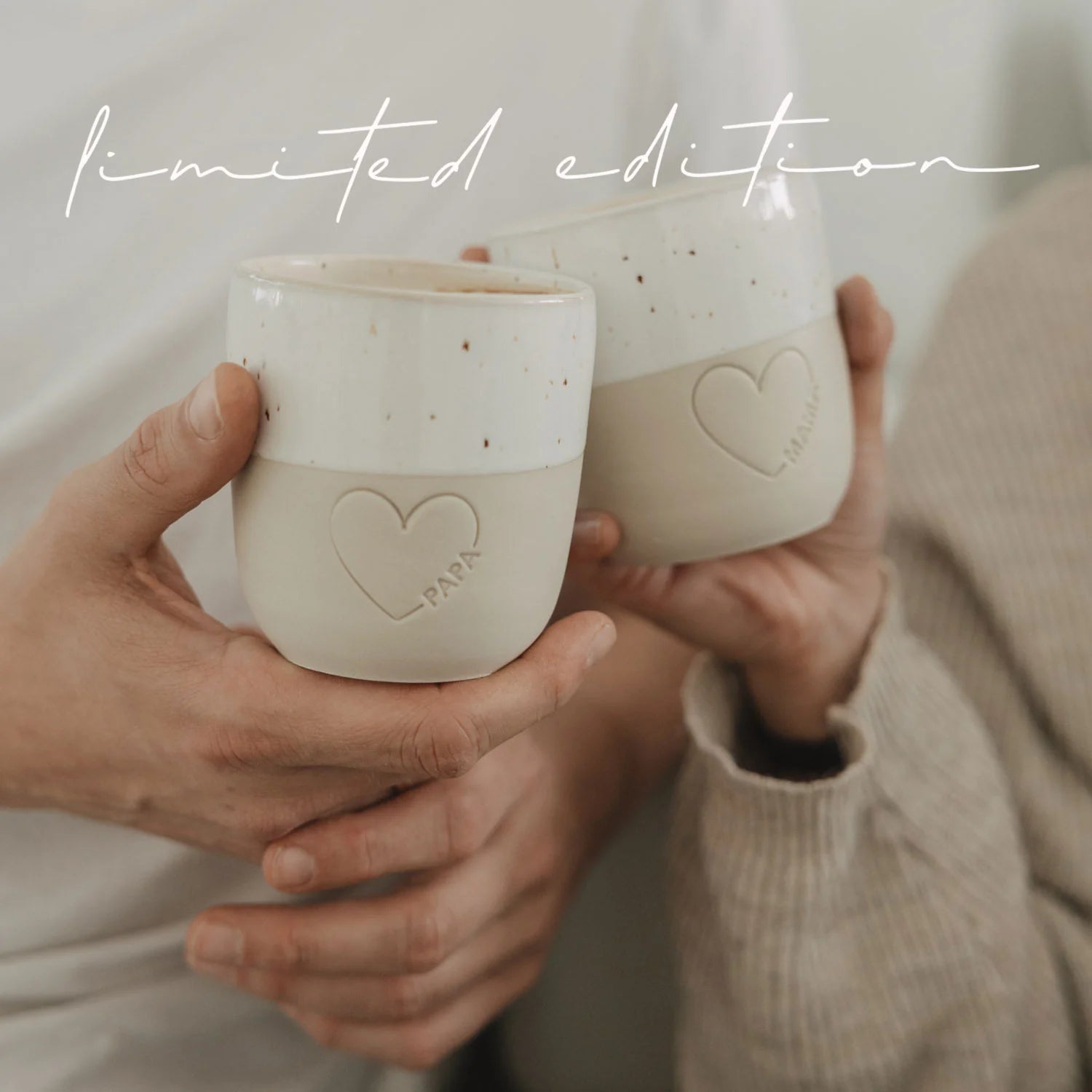 Eulenschnitt Kaffeebecher Großes Herz Papa und Großes Herz Mama.