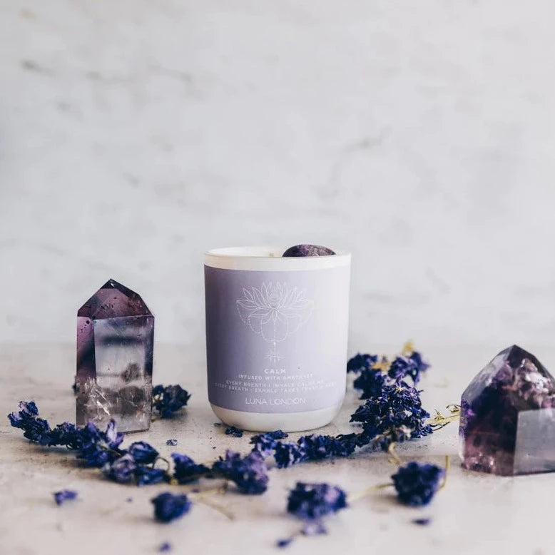 Die Meditations Kollektion - Amethyst Kerze mit Lavendel & Vanille North Glow