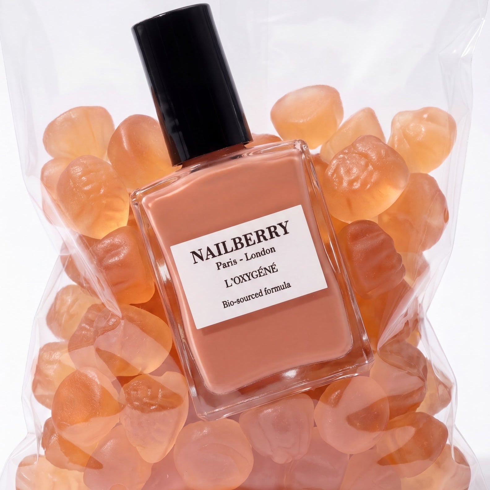 L'Oxygéné Nailberry Nagellack "Made You Blush" - Zarter pfirsichrosa Jelly-Ton