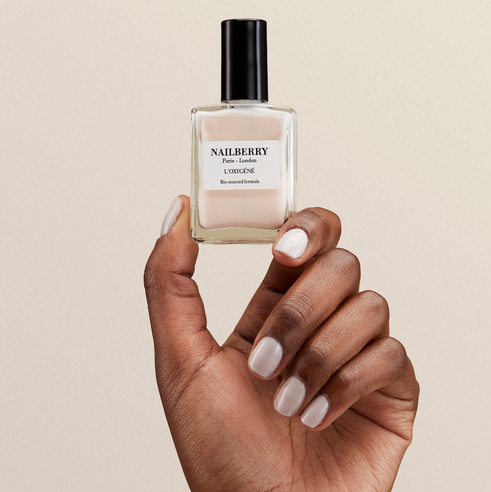 L'Oxygéné Nailberry Nagellack "On Cloud Nine" - milchiger, cremiger Weißton
