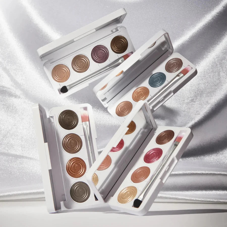 Alle Farbpaletten ReDimension Hydra Eyes Quartet Celestial Dream für vielseitige Augen-Make-up-Looks mit hochpigmentierten Farben.