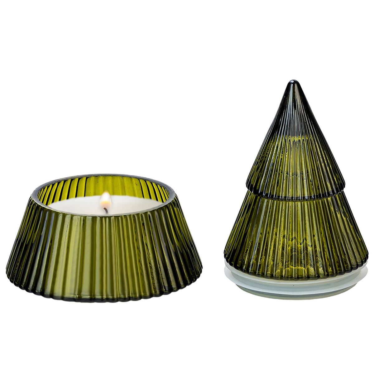 Sweet Water Decor Fraser Fir Sojawachsduftkerze im grünen baumförmigen Glas