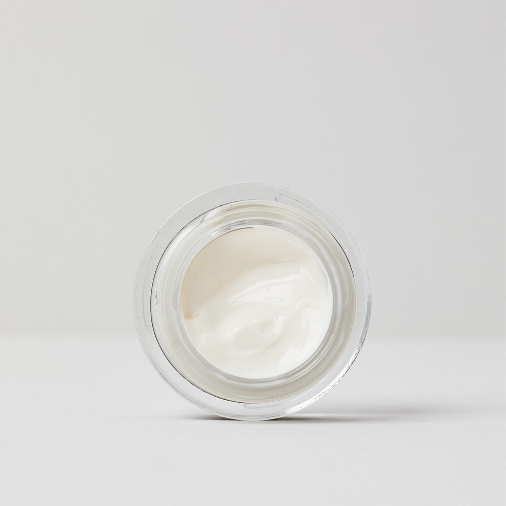 Team Dr. Joseph Hyaluronic Lip Contour Cream - feine Textur.