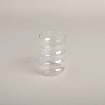 Bubble Glas Blanko von Eulenschnitt vor hellem Hintergrund.