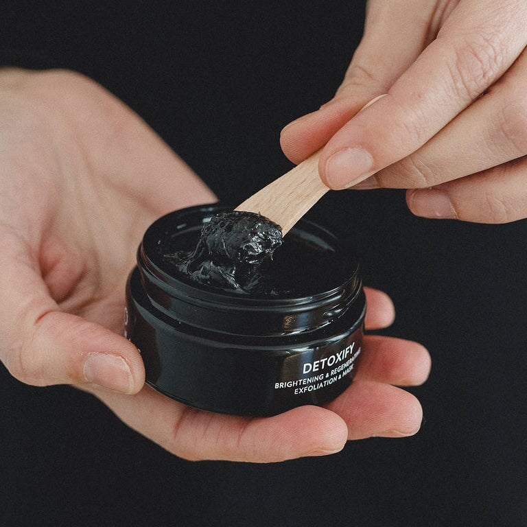 DETOXIFY - DAFNA'S Peeling Gesichtsmaske