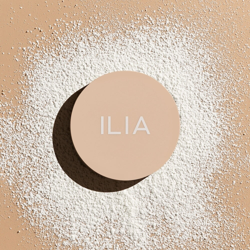FADE INTO YOU - Soft Focus Finishing Powder - ILIA Puder