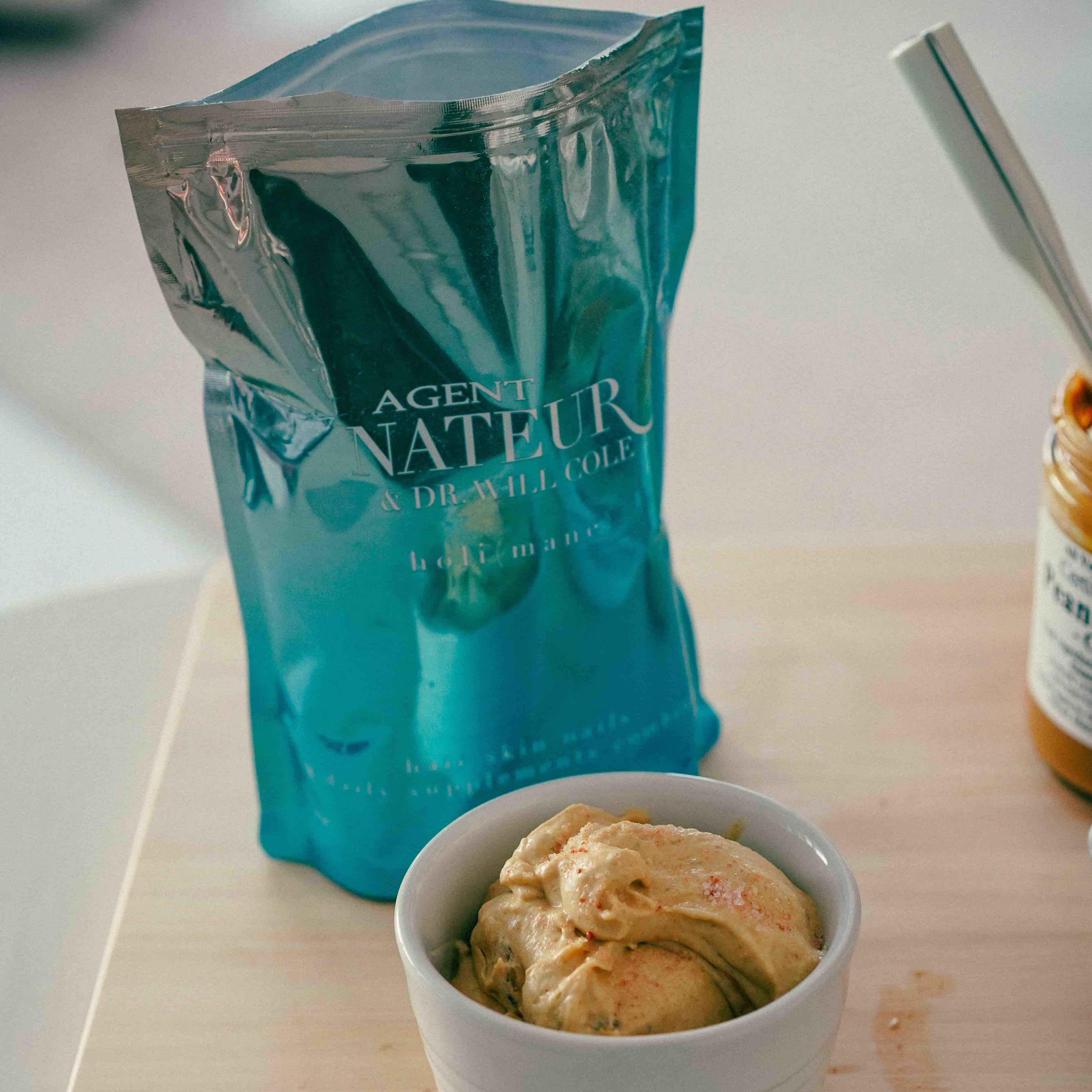 (mane) hair skin nails supplement Tüte offen mit Serviervorschlag Dip oder Brotaufstrich in einer kleinen Schüssel.