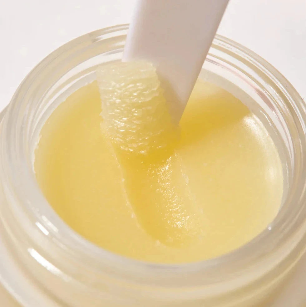 remige Textur der INIKA Lip Mask – Sanftes Peeling und intensive Pflege für trockene Lippen