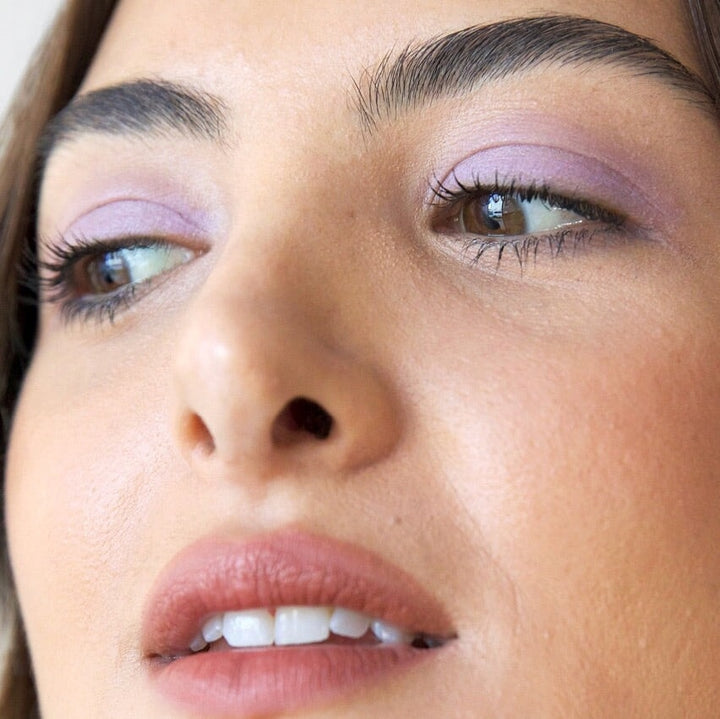 Nahaufnahme Auge, geschminkt mit dem Jojoba Pencil gem.