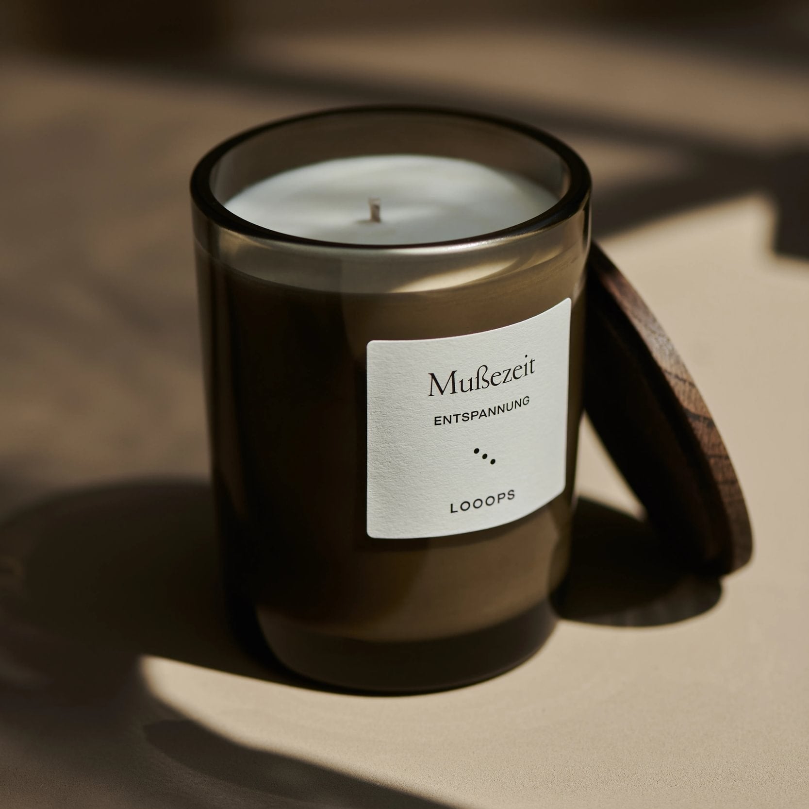 LOOOPS Kerze "MUßEZEIT" - Sojawachskerze mit sanften ätherischen Ölen