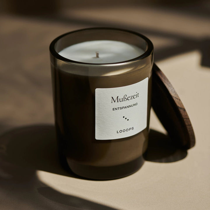 LOOOPS Candle "Leisure Time" - Soy wax candle with gentle essential oils