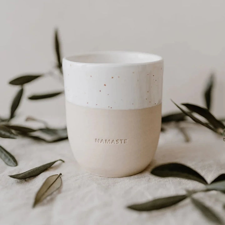 Kaffeebecher "Namaste", handgefertigt aus Keramik