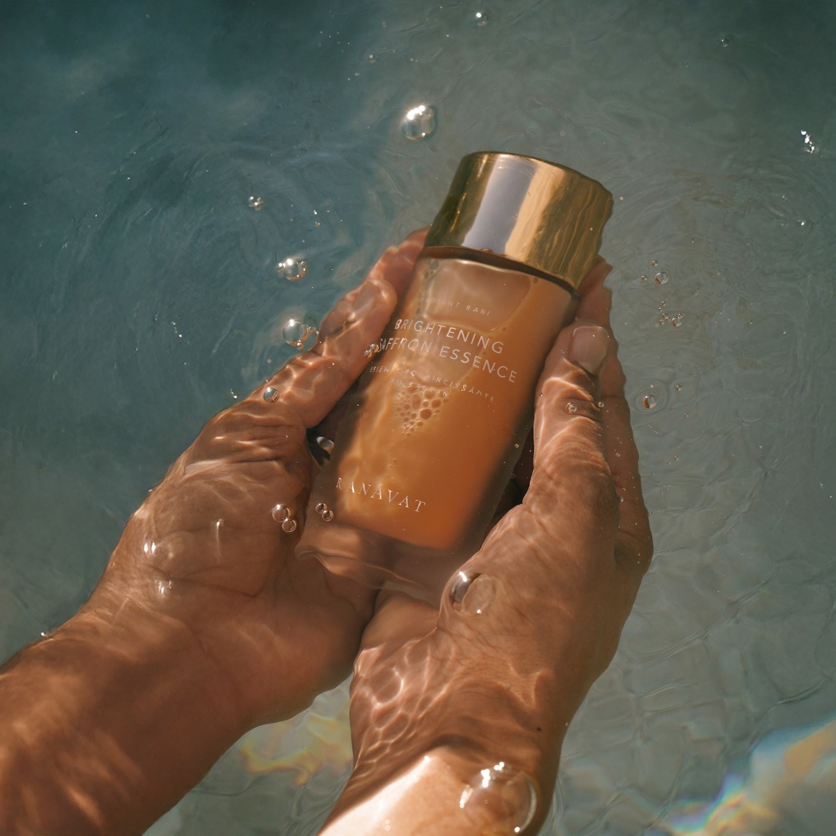 RANAVAT Brightening Saffron Essence - Tonerserum mit Niacinamid, Mikroalge, Lactobacillus