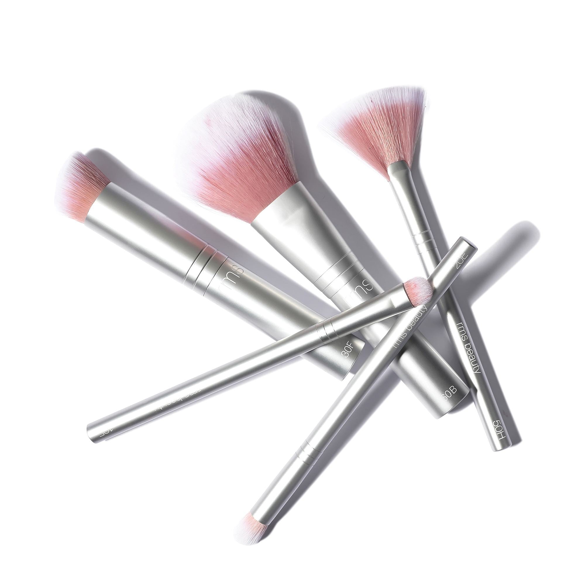 Skin2Skin Blush Brush 40B - RMS Blush Pinsel