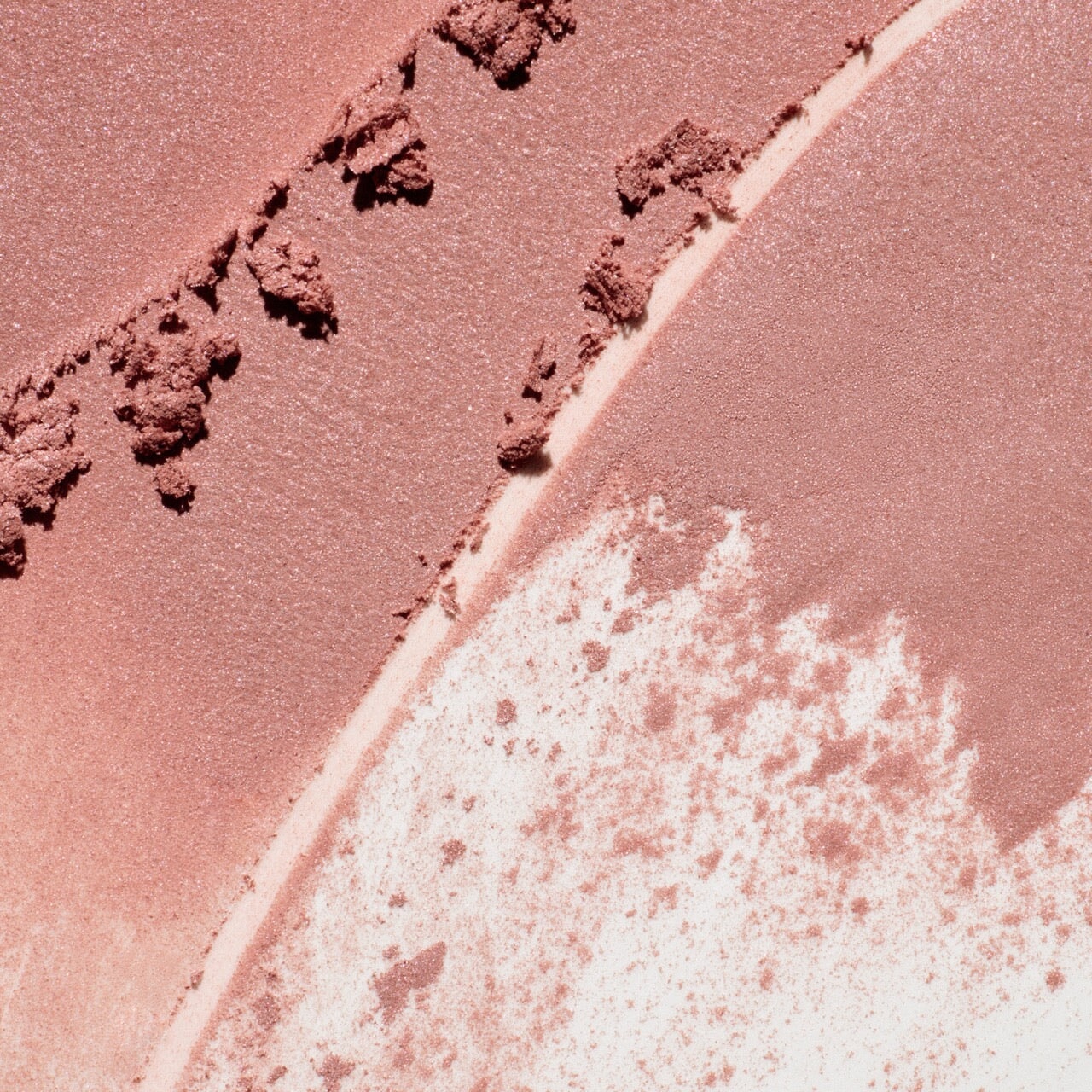 Soft Focus Blurring Blush in 8 Farbtönen - ILIA Beauty