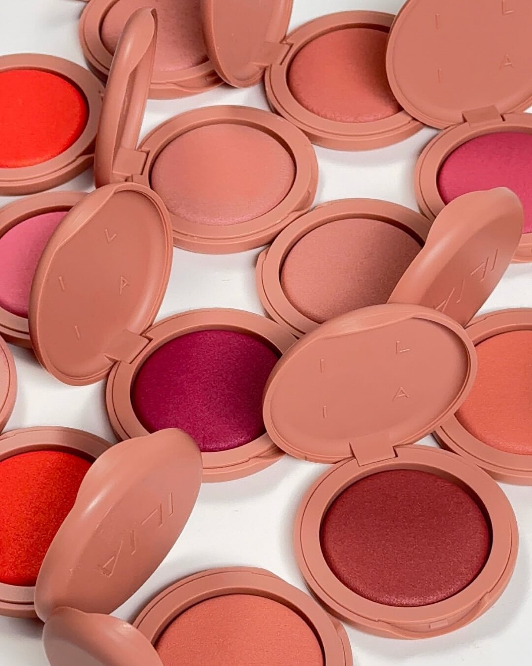 Soft Focus Blurring Blush in 8 Farbtönen - ILIA Beauty