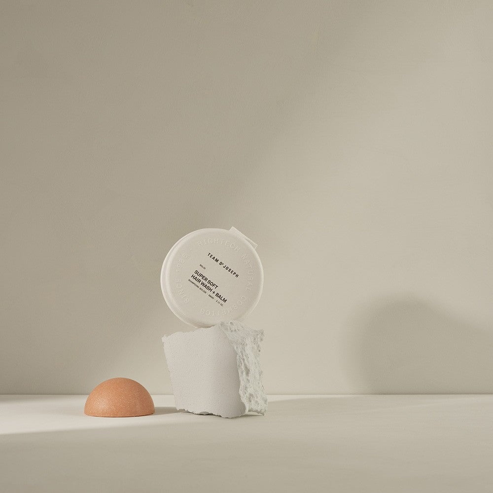 Super Soft Hair Wash + Balm in umweltfreundlicher, kompostierbarer Verpackung – nachhaltige Haarpflege. North Glow