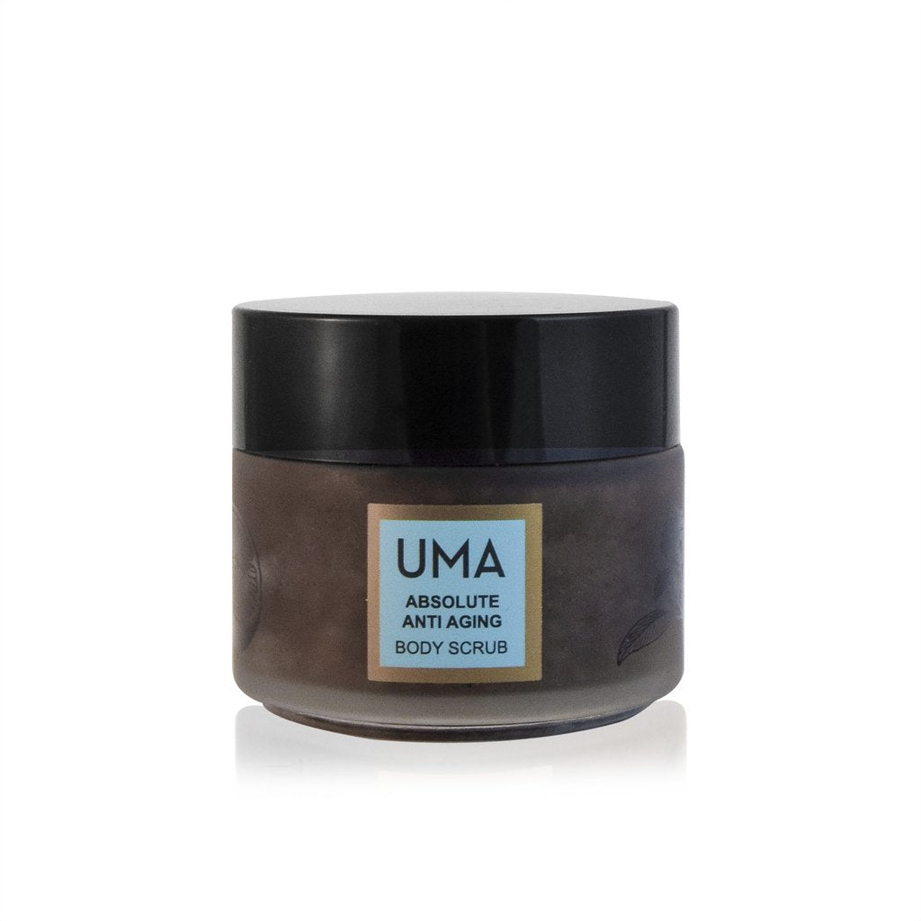 Das dunkelbraune UMA Absolute Anti Aging Body Scrub Schraubglas steht vor weißem Hintergrund. North Glow