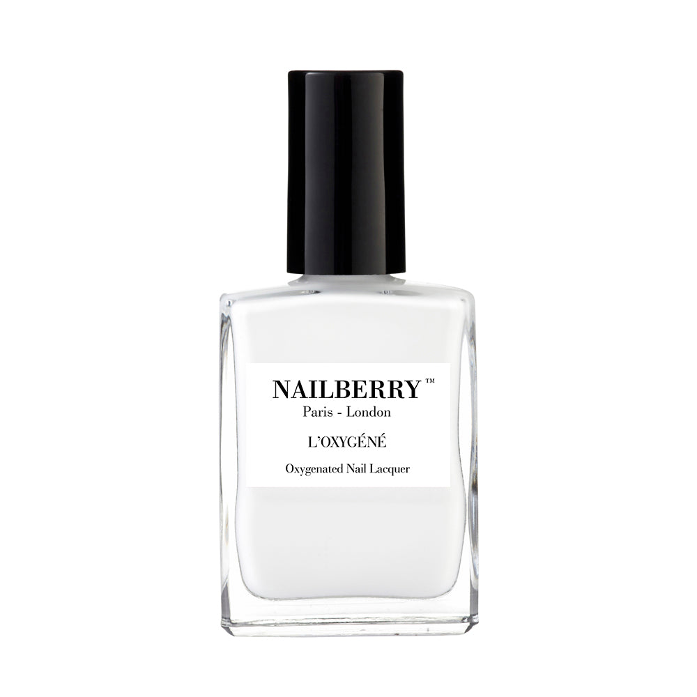 Nailberry Nagellackflasche Flocon vor weißem Hintergrund. North Glow