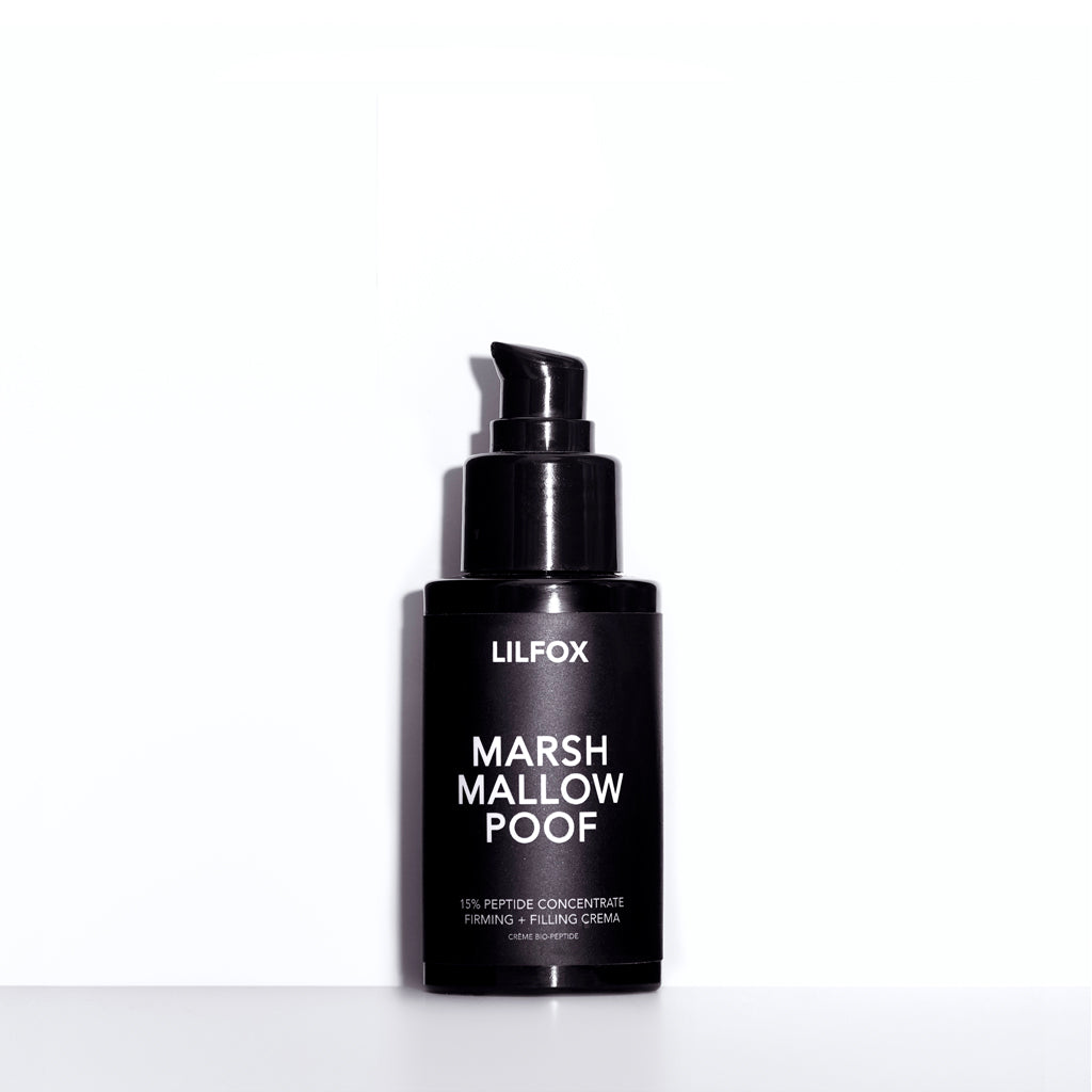 Schwarze Lilfox Marshmallow Poof Flasche  vor weißem Hintergrund