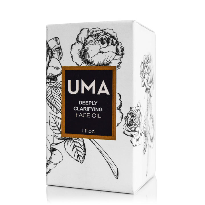 UMA Depply Clarifying Face Oil Verpackung steht vor weißem Hintergrund.