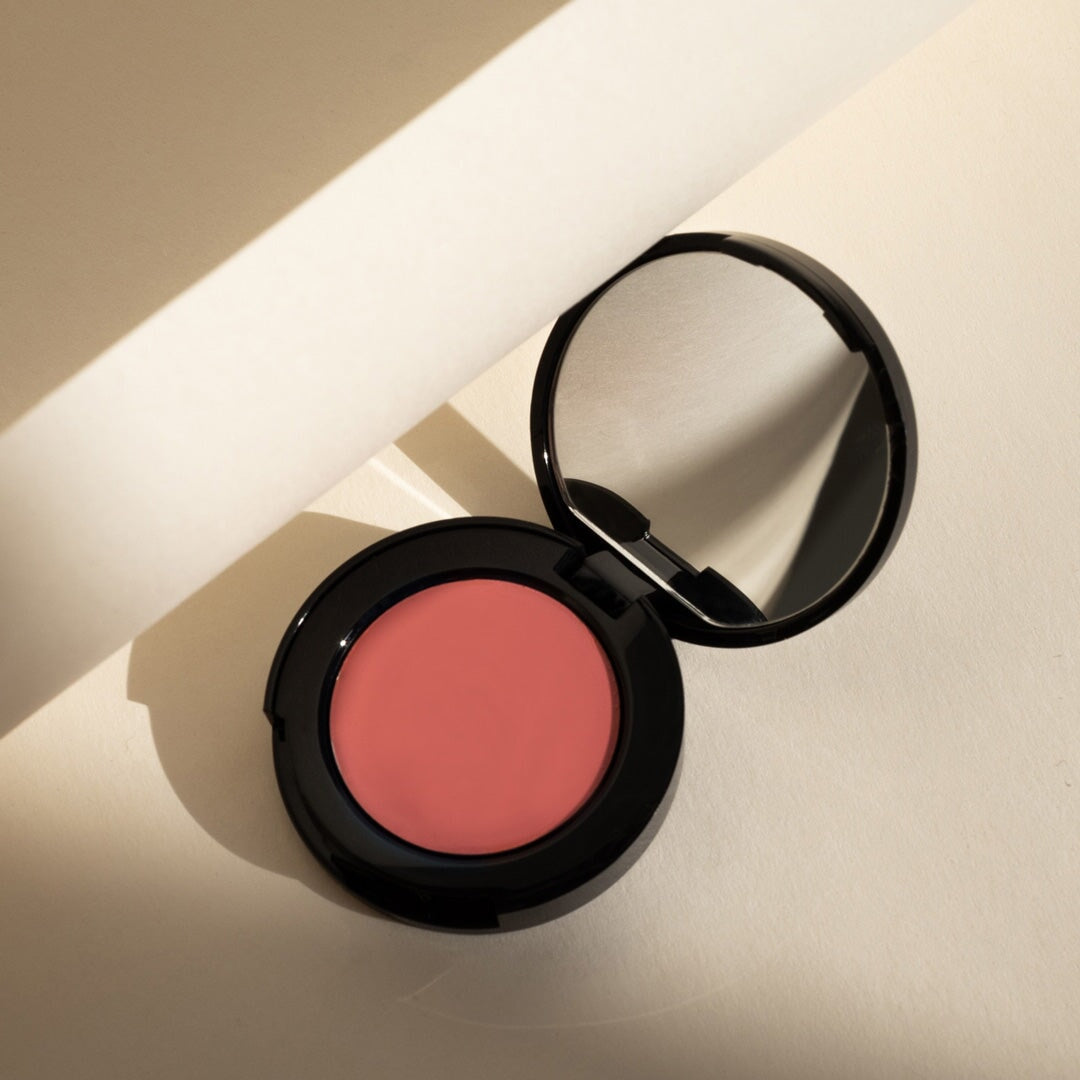 Creamy blush in intense colors