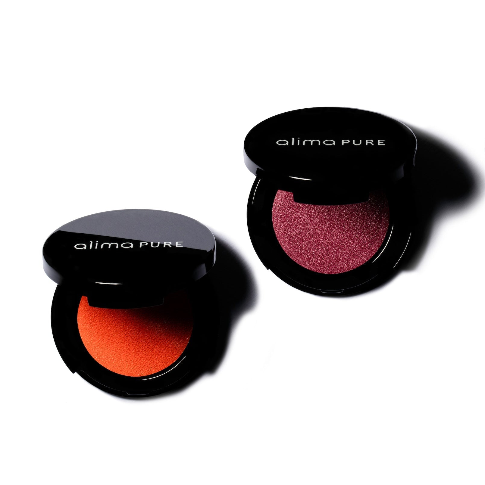 Creamy blush in intense colors