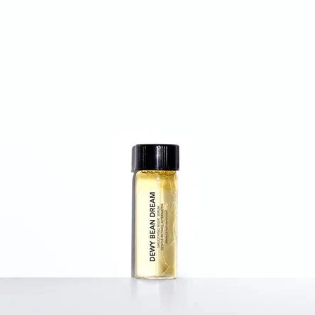 Lilfox Dewy Bean Dream 3,5 ml vor weißem Hintergrund