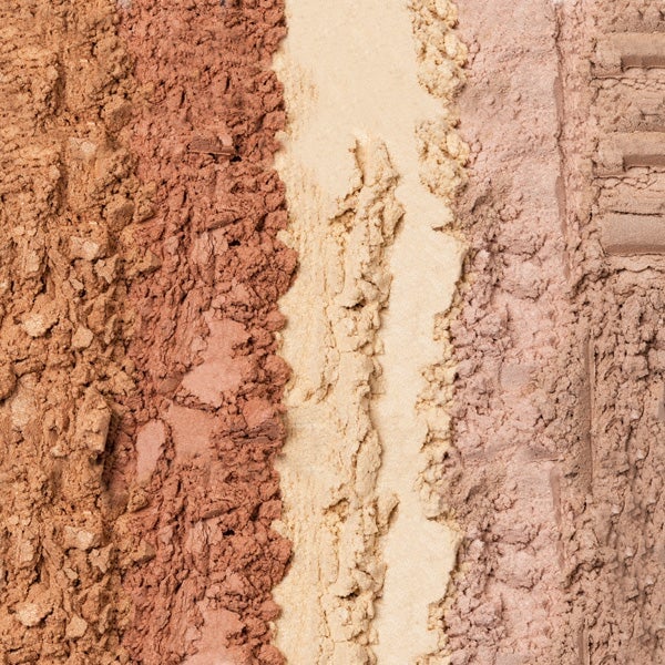 Mineral powder-based highlighter in 5 shades