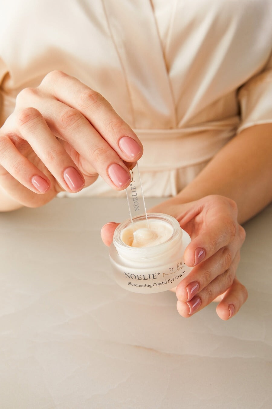 Illuminating Crystal Eye Cream