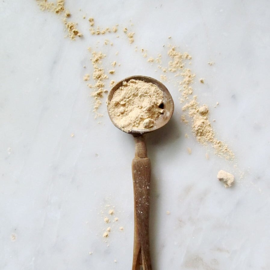 Löffel mit Pulver Qi Energy + Stamina.