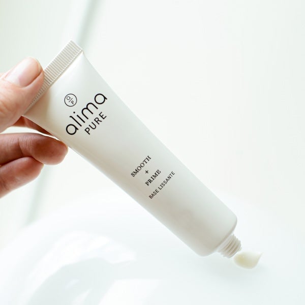 Smooth + Prime - light makeup base for better durability