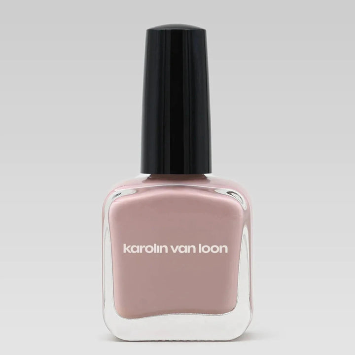 Karolin Van Loon Nagellack 15 Mauve Léger – Nude Pink auf hellem Hintergrund