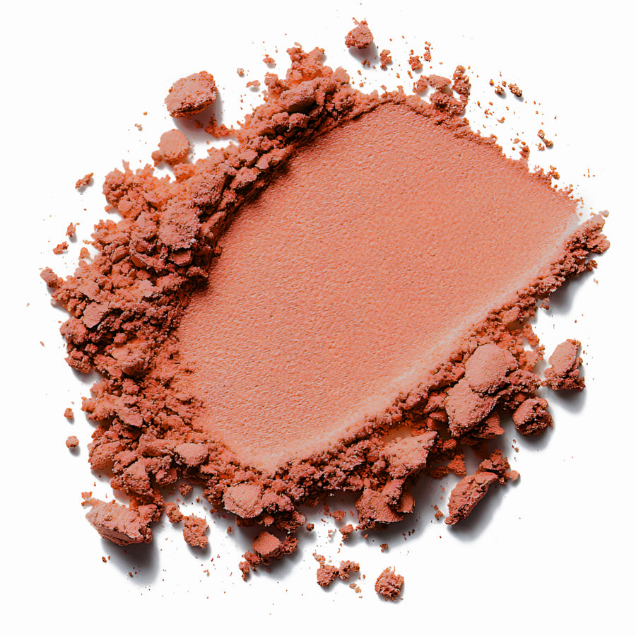 Powder Blush CATHERINE Puder auf weißem Untergrund.