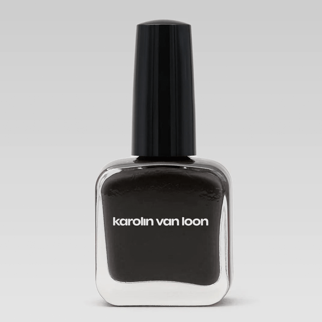 Karolin Van Loon 54 Figue Marron veganer brauner Nagellack mit goldenen Untertönen. North Glow