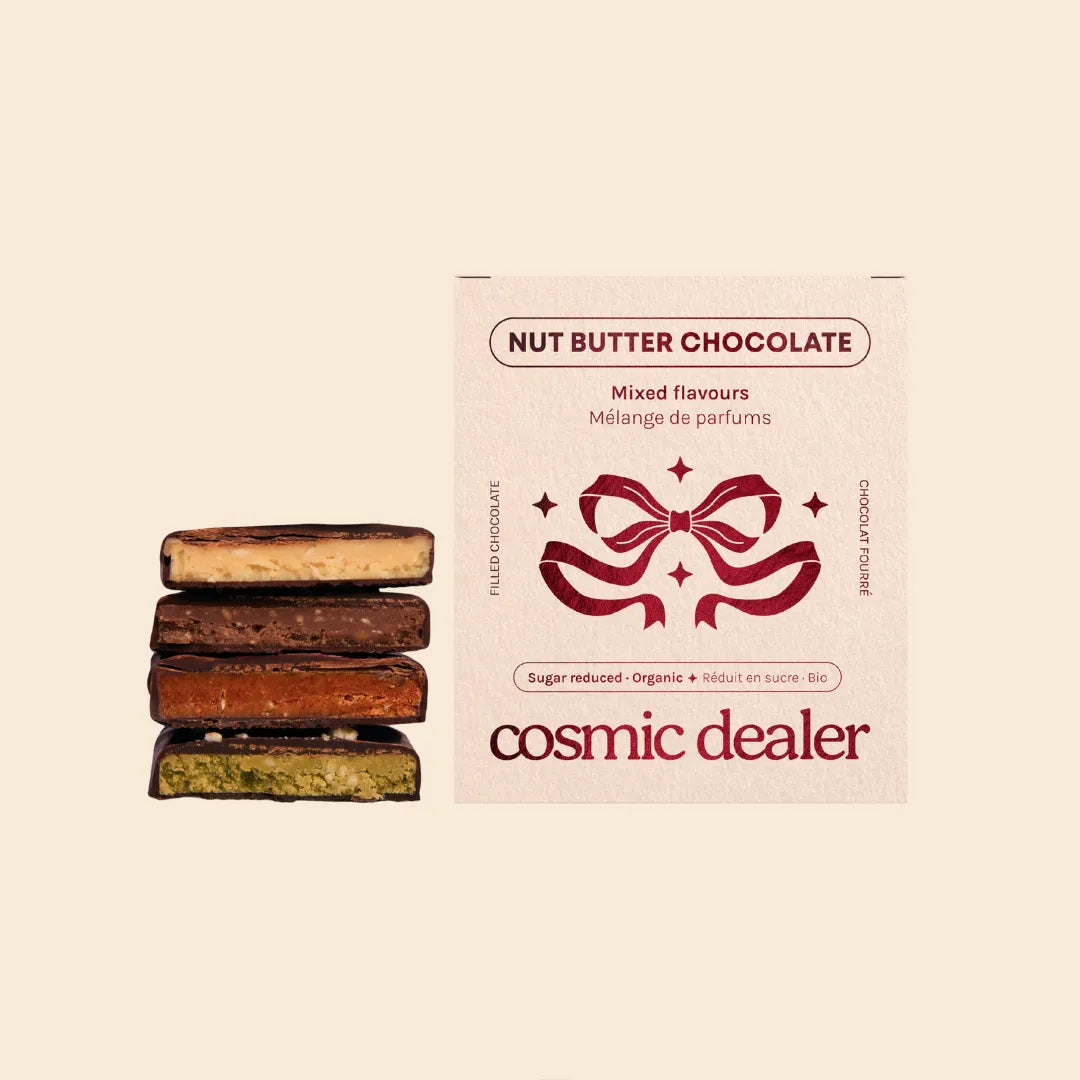 Cosmic Dealer Festive Box mit 4 Nut Butter Chocolates in festlicher Geschenkverpackung mit roter Schleife