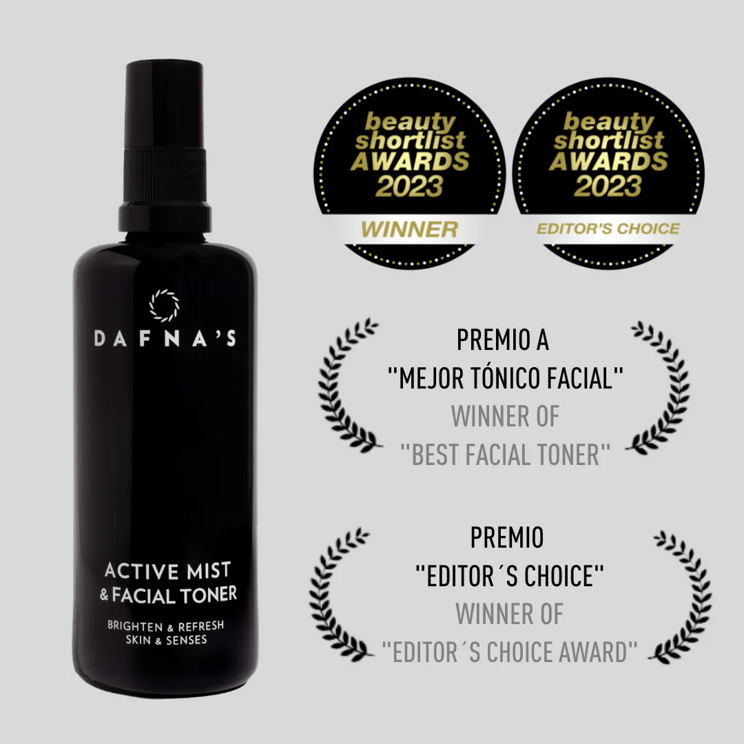Schwarze Sprayflasche Dafna's Active Mist & Facial Toner neben dem Schriftzug beauty shortlist AWARDS 2023 