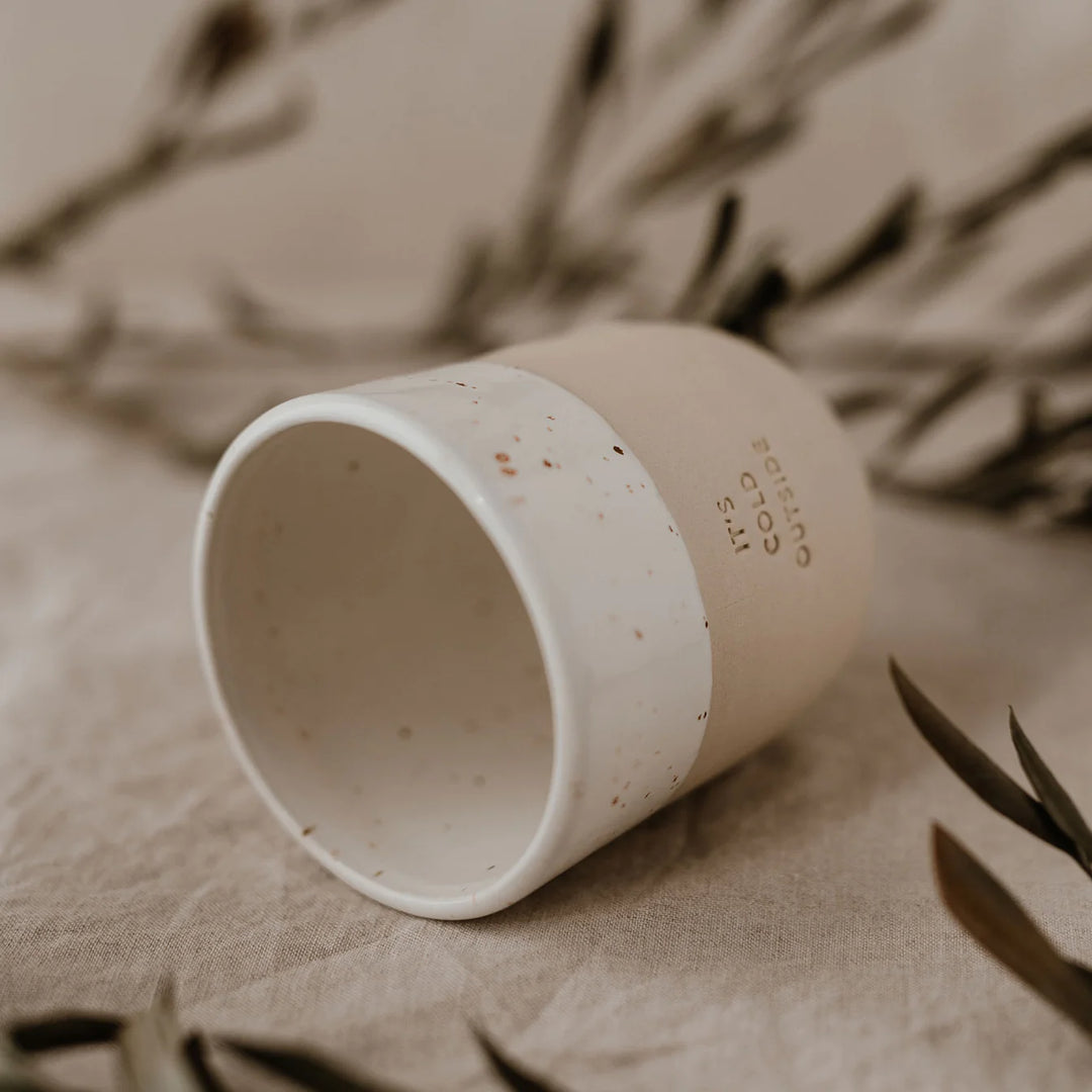 Kaffeebecher "It's cold outside", handgefertigt aus Keramik North Glow