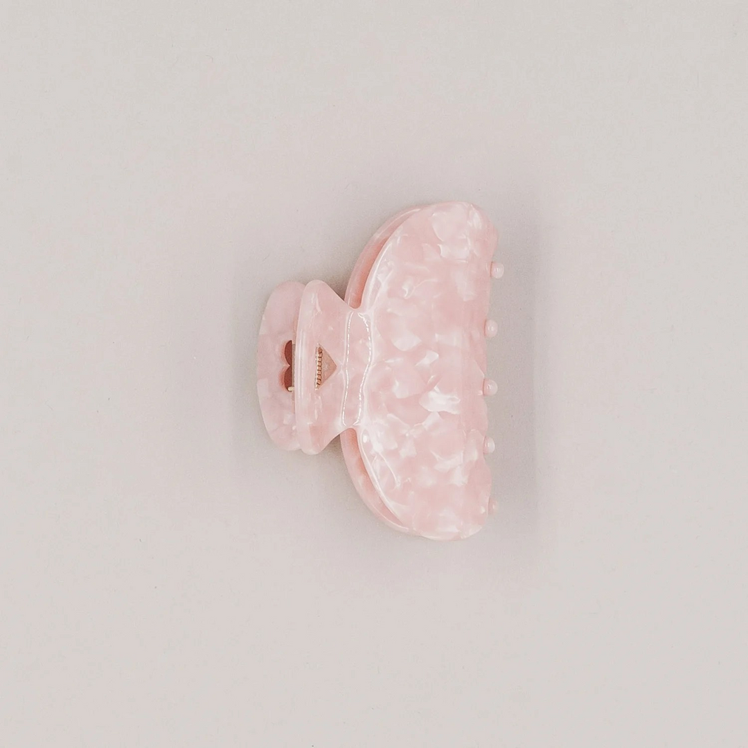 Haarspange Herz Blush von Eulenschnitt – zartrosa, marmoriertes Finish, romantisches Design North Glow