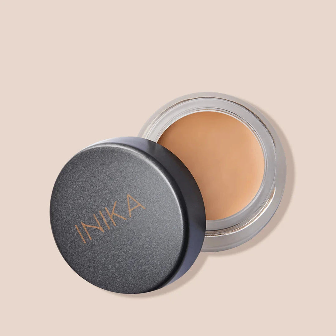 Inika Full Coverage Concealer Sand leicht geöffnet. North Glow