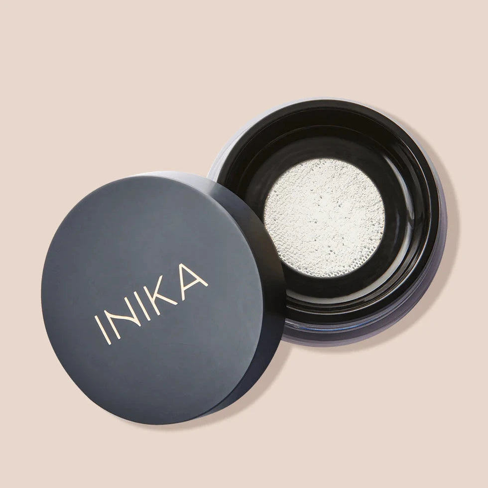 Geöffnetes INIKA Gefäß mit Mineral Setting Powder. North Glow