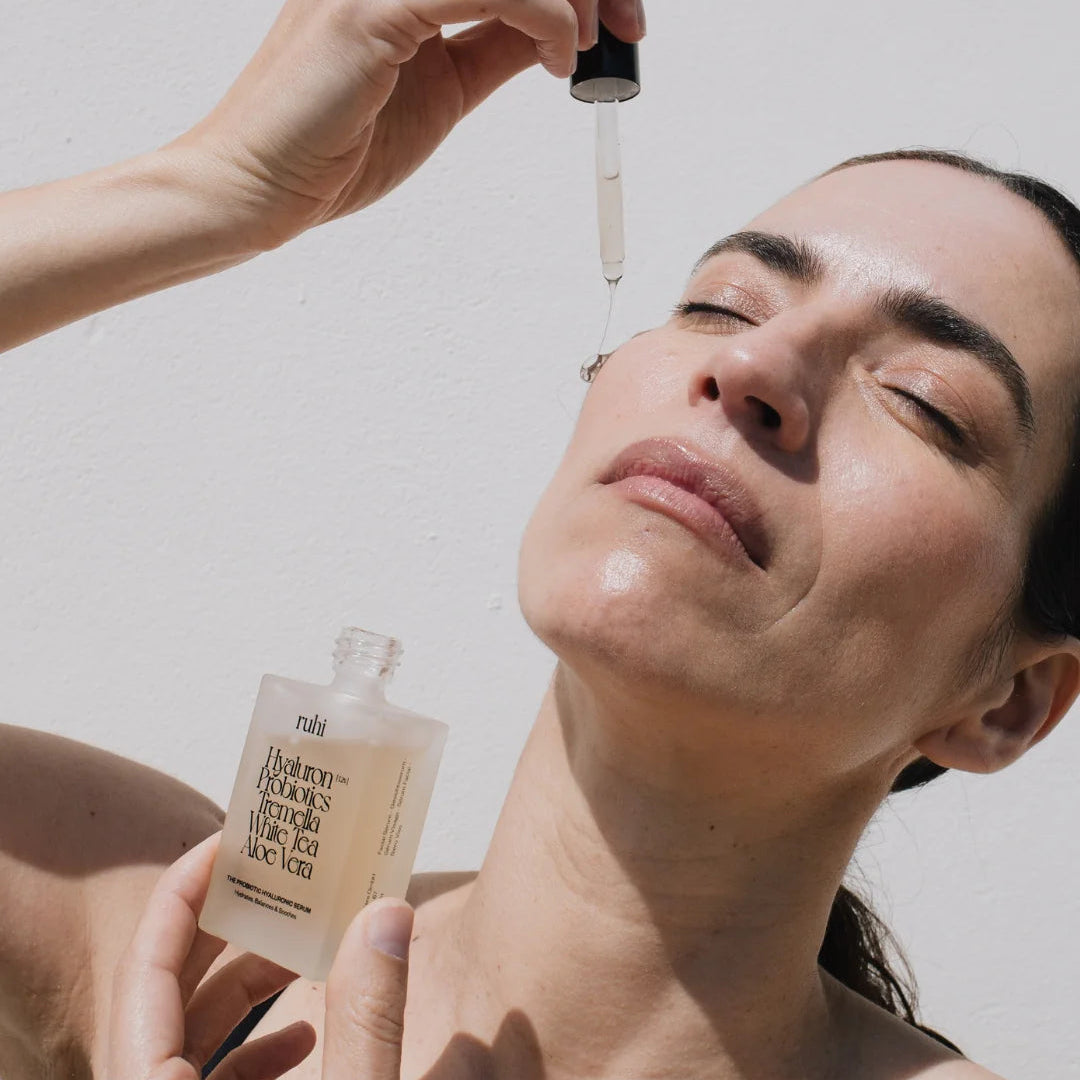 Natürliches Hyaluronserum mit Probiotika für sensible und trockene Haut