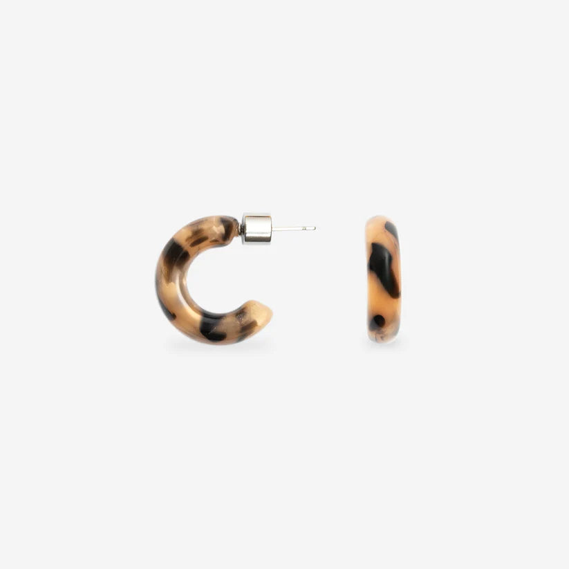 SASSTIE Charme Cookie Ohrringe aus 316L Chirurgen-Edelstahl und Cellulose-Acetat im minimalistischen Design