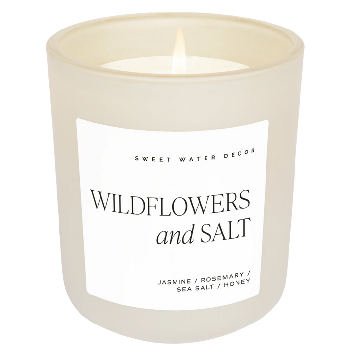 Sojawachskerze "Wildflowers and Salt" in cremefarbenem Milchglas