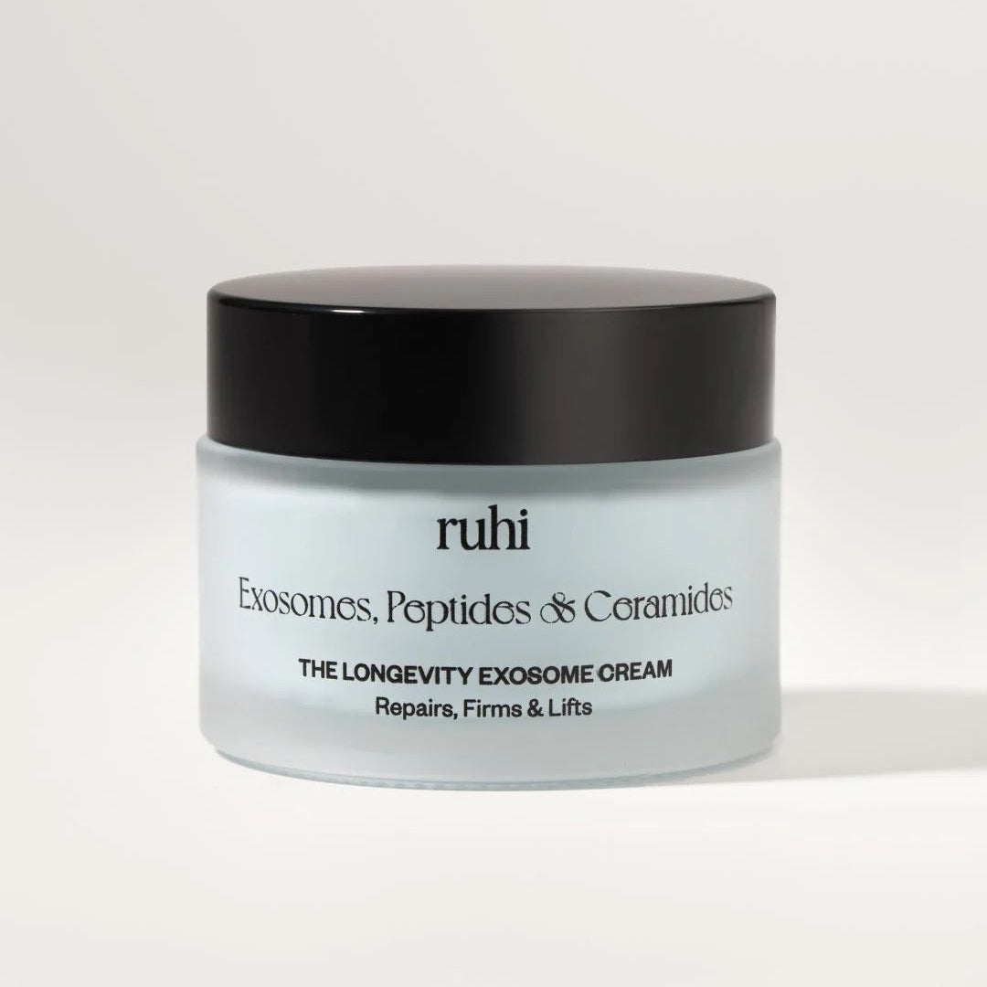 Ruhi The Longevity Exosome Cream vor weißem Hintergrund