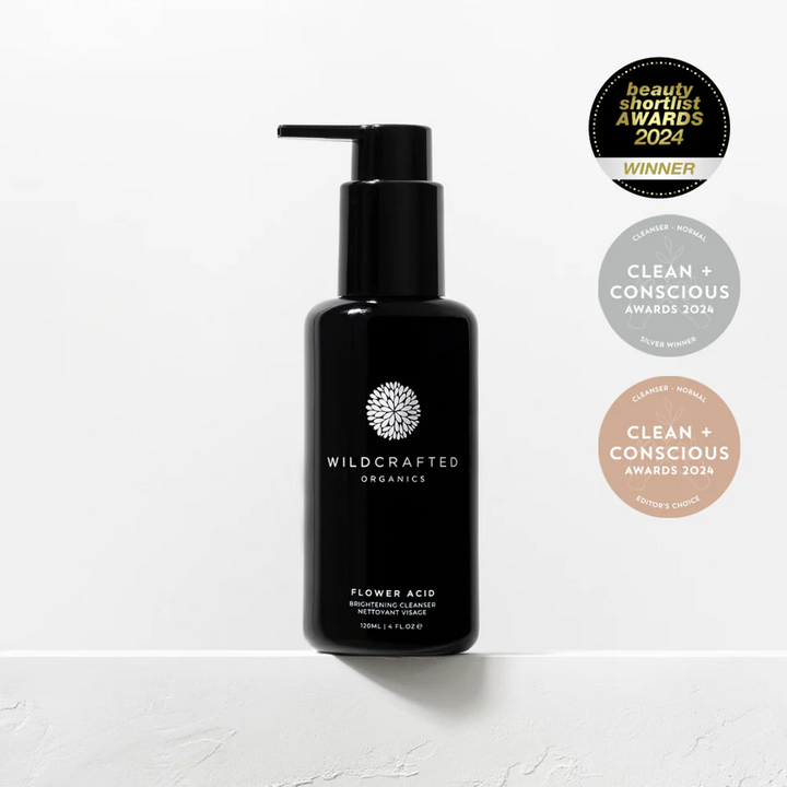 Flower Acid Brightening Cleanser von Wildcrafted Organics in Glasflasche mit Pumpverschluss – luxuriöse Naturkosmetik für strahlende Haut