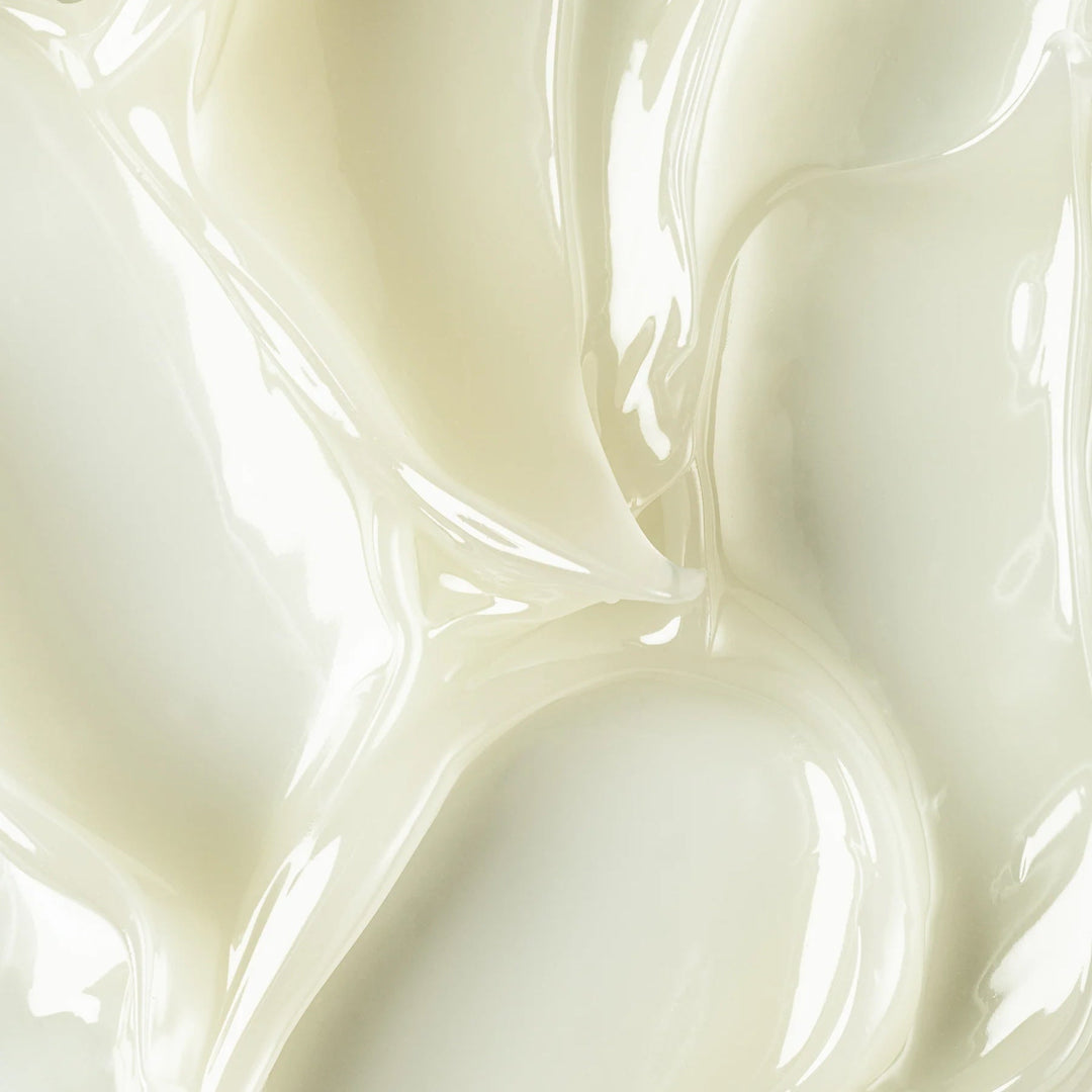 Farb- und Texturbeispiel der Manasi 7 Botanical Cleanser Caulis. North Glow