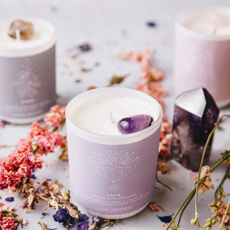 Die Meditations Kollektion - Amethyst Kerze mit Lavendel & Vanille