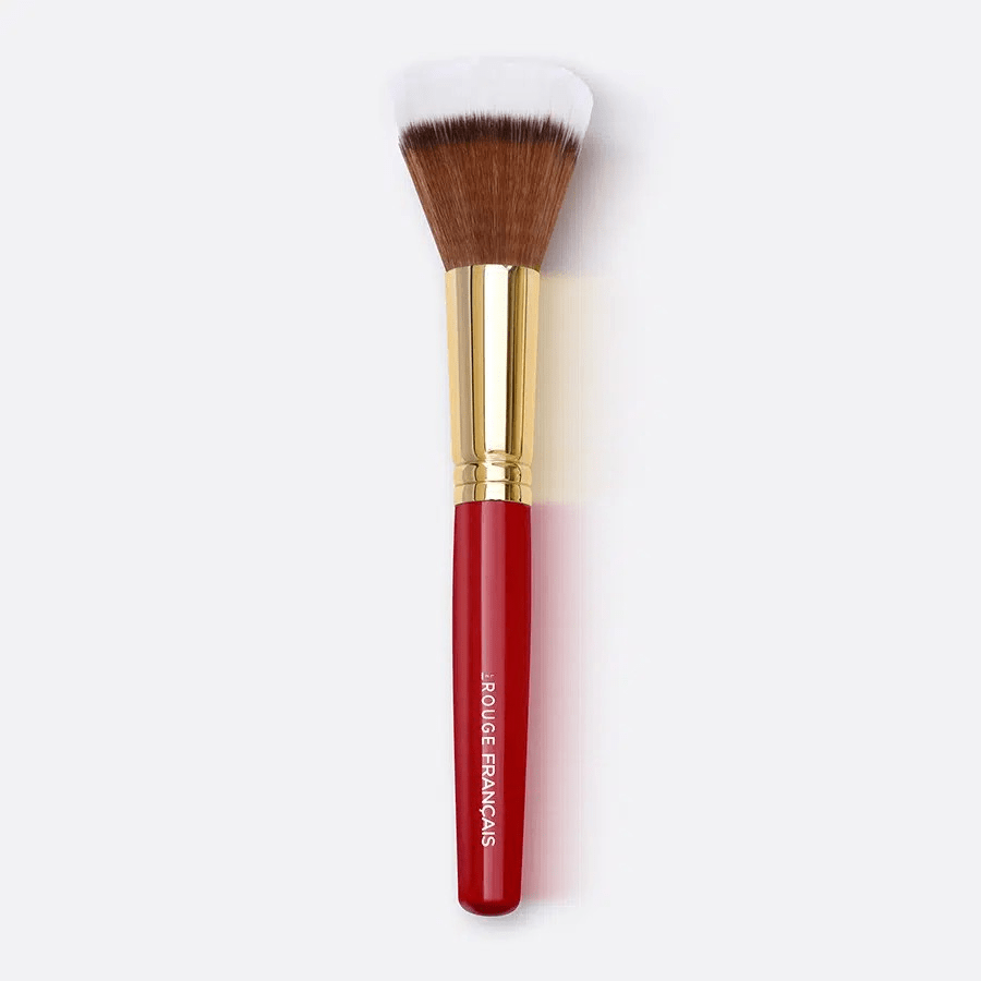 Puder Pinsel Le Rouge Francais Dual-Fiber Powder Brush vor weißem Hintergrund.