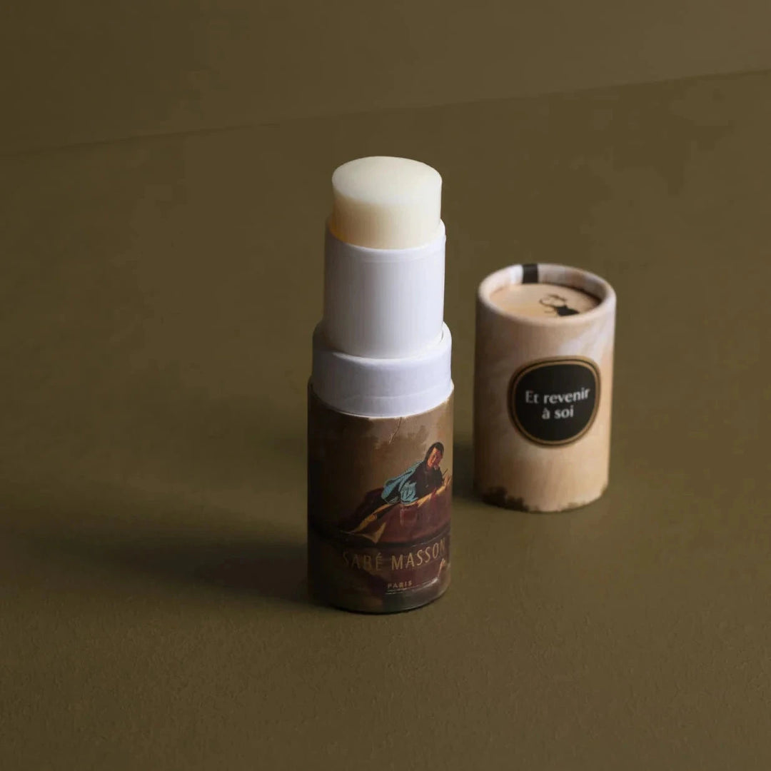 Natürliche Textur des SABÉ MASSON Et revenir à soi Duftsticks – fester Duftbalsam mit pflanzlichen Ölen und Wachsen North Glow